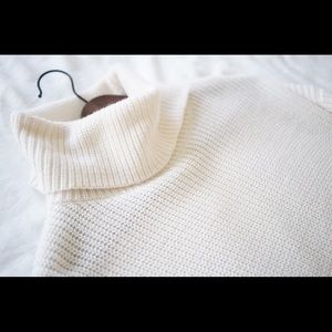 LOU & GREY open back turtleneck tunic sweater.